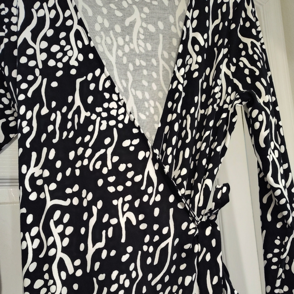 Diane Von Furstenberg Black and White Long Sleeve Dress - Picture 3 of 12